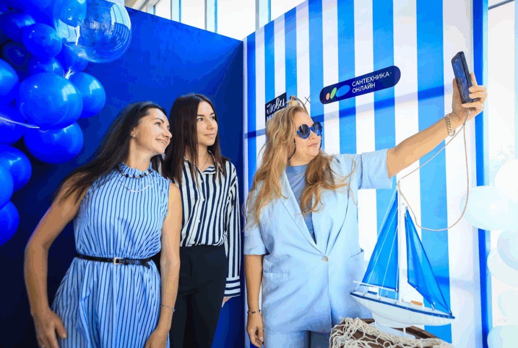 Сантехника-Онлайн — это крупный e-com проект: компания присутствует на рынке 17 лет, представлена в 40 регионах, где владеет в общей сложности 60-ю розничными магазинами и ПВЗ