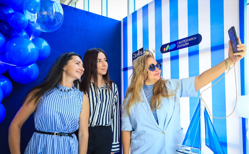 Сантехника-онлайн.ру — это крупный e-com проект: компания присутствует на рынке 17 лет, представлена в 40 регионах, где владеет в общей сложности 60-ю розничными магазинами и ПВЗ