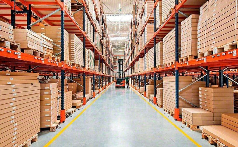 Затоваривание складов стало основным маркером осеннего сезона у мебельщиков.